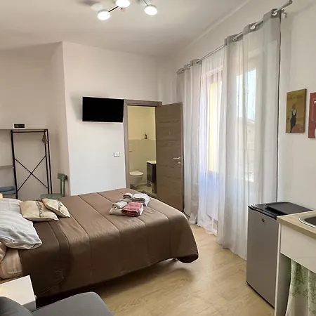 Privatunterkunft Monolocale Per 2 Persone Con Terrazzo *