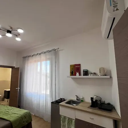 Privatunterkunft Monolocale Per 2 Persone Con Terrazzo *