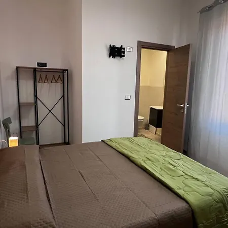 Monolocale Per 2 Persone Con Terrazzo Flussio