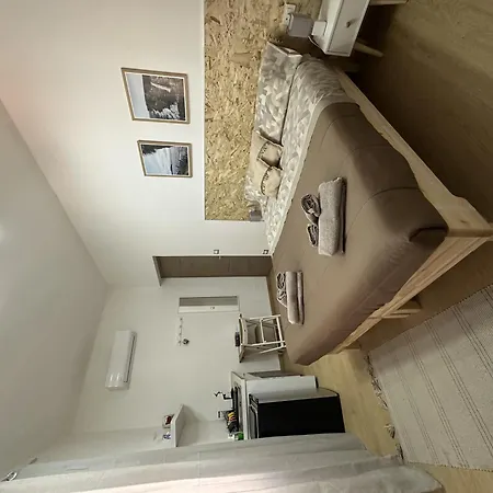 Privatunterkunft Monolocale Per 2 Persone Con Terrazzo *