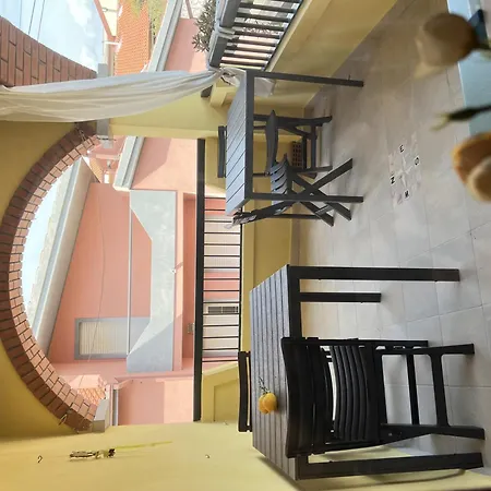 Monolocale Per 2 Persone Con Terrazzo * Flussio