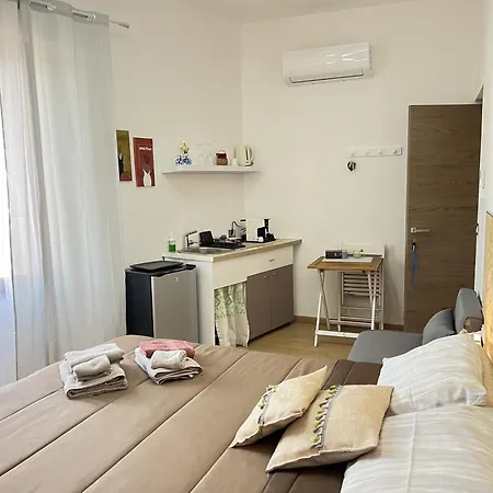 Monolocale Per 2 Persone Con Terrazzo *